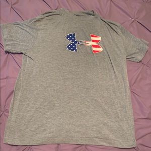 Used Large Under Armour Tee